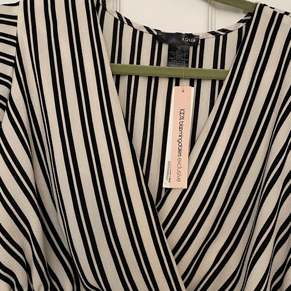 Cropped wrap blouse - Picture 2 of 4